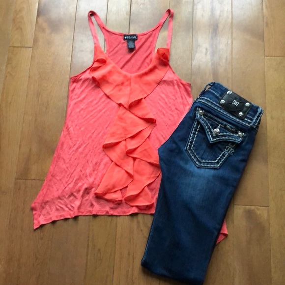 Wet Seal Tops - Wet seal large coral ruffle tank